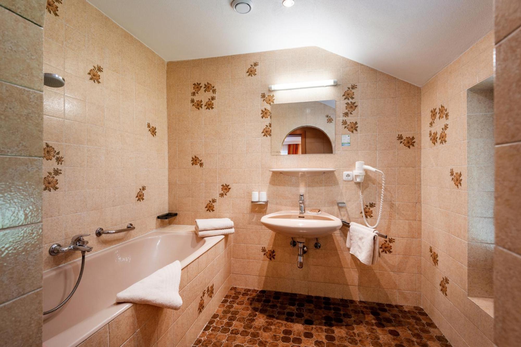 Hotel Garni Birkenhof Mayrhofen Eksteriør billede