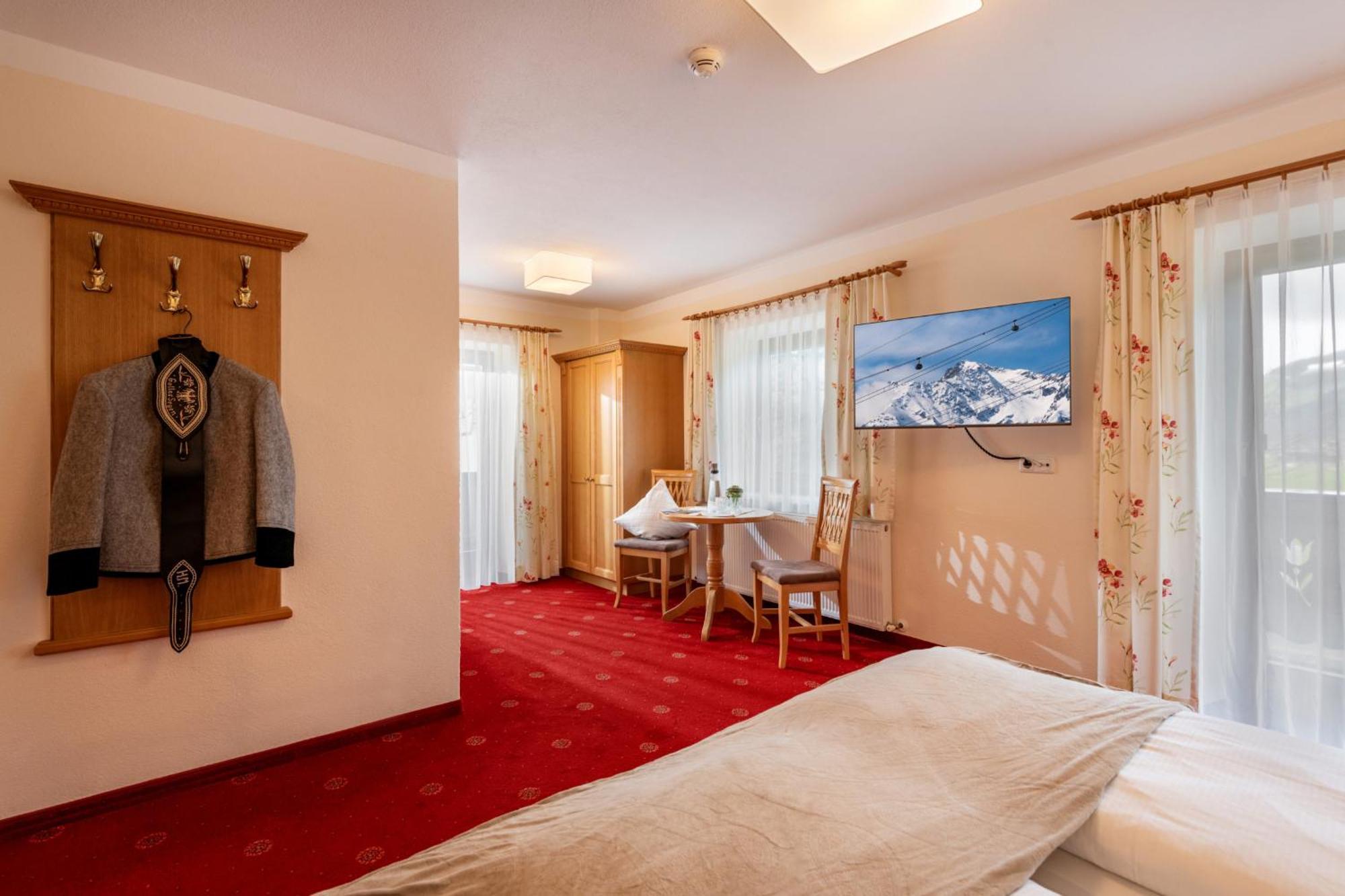 Hotel Garni Birkenhof Mayrhofen Eksteriør billede